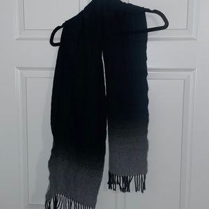 Cashmere scarf